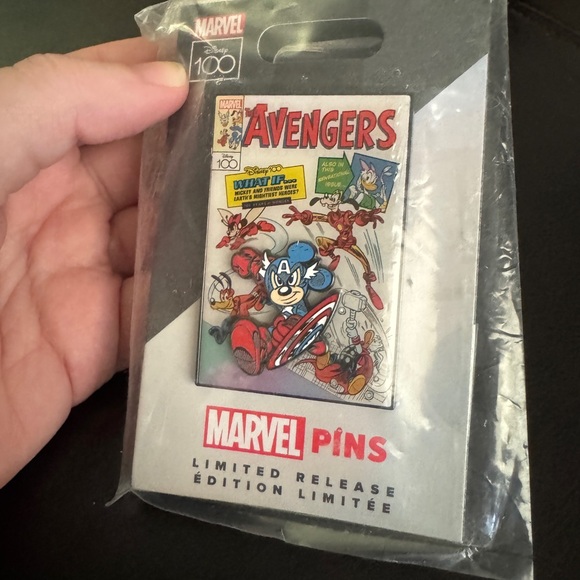 Disney 100 What If LR Pin Avengers Mickey Mouse Comic Book Cover